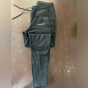 Alphalete Essential Core Joggers: Black